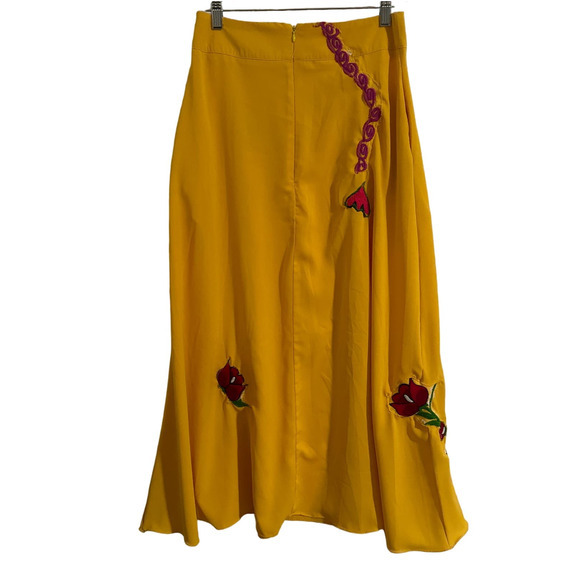 Embroidered floral long yellow skirt size small - Picture 2 of 8